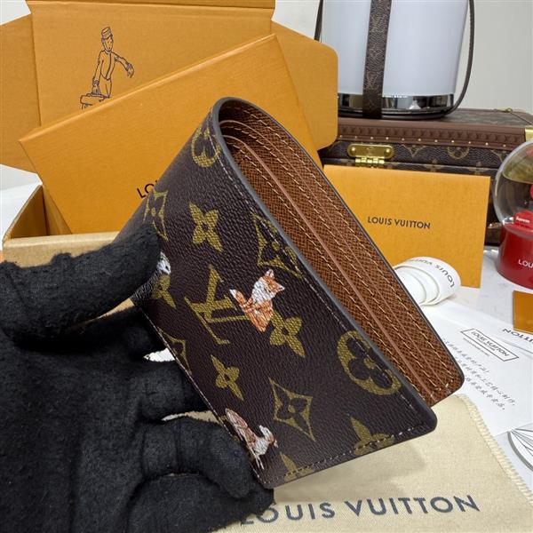 2026122105441588 270